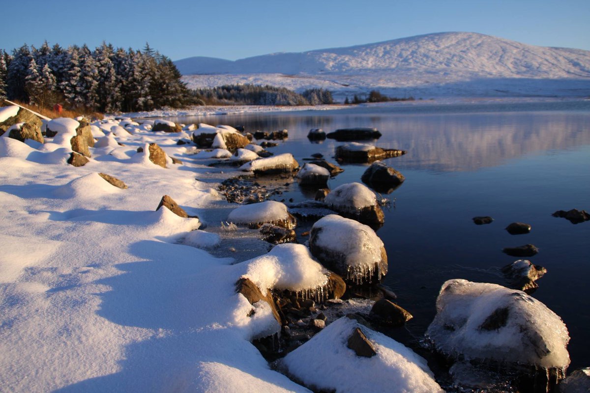 A13XWO's tweet photo. @EnjoyTheMournes  #christmasmourne Spelga Dam in the snow https://t.co/4cxNdAa6B5