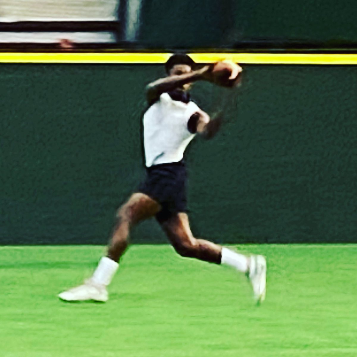 SkillzEvolutio2's tweet photo. 2023 ENHS WR @FrazierSedrick showing his body control while making an adjustment on the ball, loaded with talent. 

@coach_brodie check out my guy!! #SkillzEvolution #QBi #OKpreps @QBimpact https://t.co/gLFQP8ENA7
