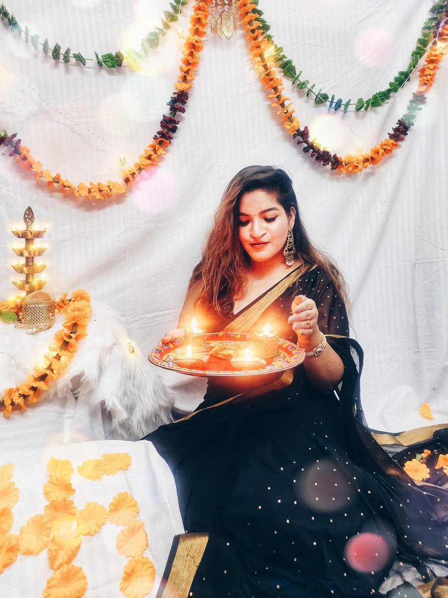 Talk2tiara's tweet photo. Happy Diwali from mine to yours. ❤️
.
#talk2tiara #Dhanteras2020 #DiwaliCelebration2020 https://t.co/I3QiXPN6BU