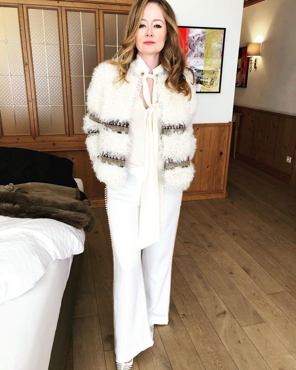 MirandaOttoFr's tweet photo. ● Instagram ● 

Flashbacked to Charlotte last night. A look that never made it to screen. 🎿 ❄️ ⛄️ https://t.co/KpHN9XYXMY