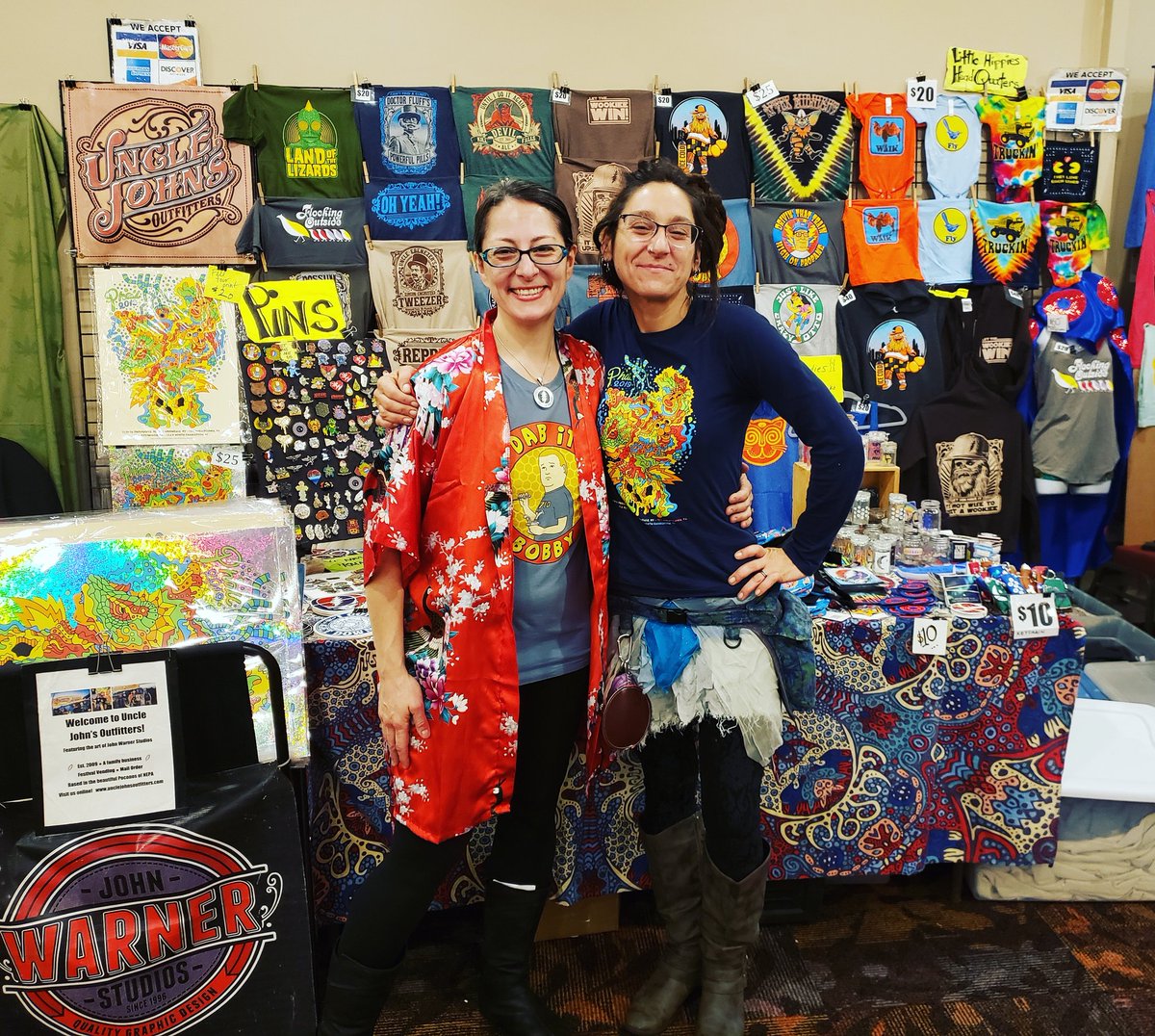 UncleJohnsWorld's tweet photo. Hi fam, we're participating in the virtual @phanart show found at ➡️ https://t.co/1E2vRDgV4X ⬅️  Here, you can find links to many vendor webstores, &amp; support your community's retail scene for the holiday shopping season 🎁  Thanks for shopping #smallbusiness ‼️ https://t.co/AplINORfnx