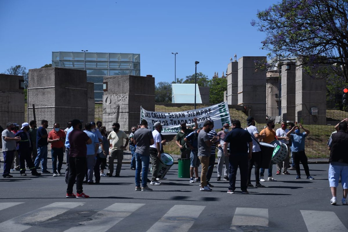 suoemcordoba's tweet photo. #Municipales En Plaza España. Áreas Operativas. #orgullososdesermunicipales https://t.co/hXHRpMfkAp