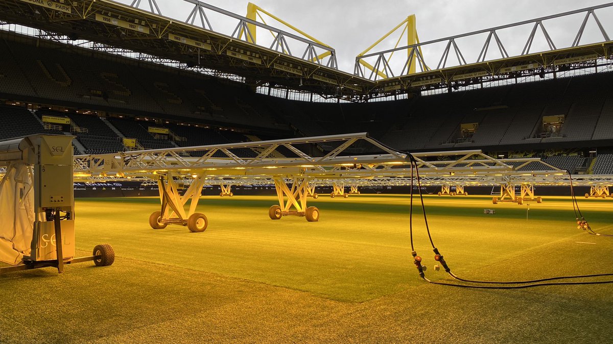 ToreFuerNeven's tweet photo. Zwischendurch mal erfreulichere Nachrichten: die Aufnahme ist im Kasten & hoffentlich macht‘s euch dann auch so viel Spaß! 💛🖤😍
#meinBlock #Saisonspende
@BVB @SuboticStiftung https://t.co/Wcz9Nm6HsB