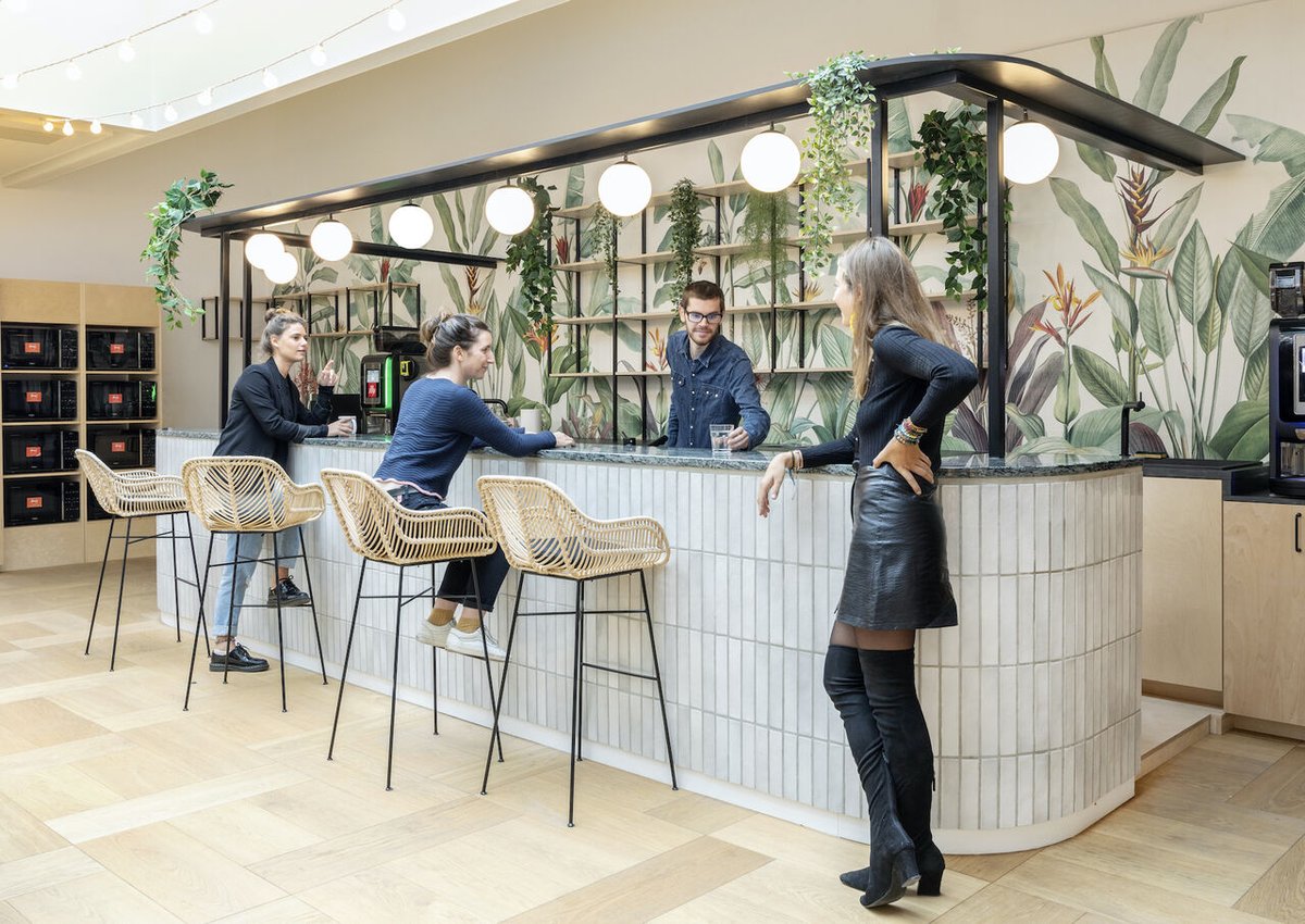 10,000m2 de bureaux aménagés par <a href="/WeAreYemanja/">Yemanja</a>, ça donne ça ✌️
On a donné vie au nouveau QG des équipes de Mediawan, pour en faire un lieu incontournable de la création audiovisuelle ! 
yemanja.io/portfolio/medi…