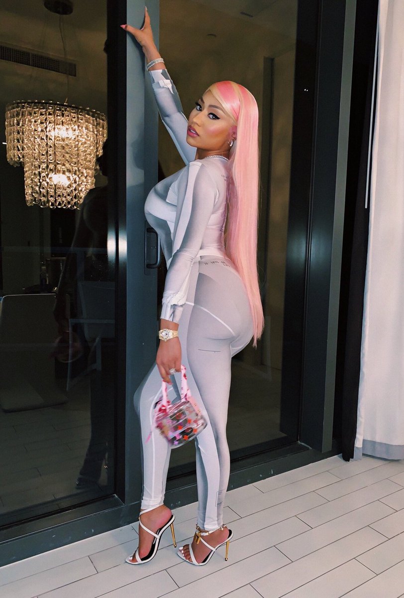 Stats of Minaj tweet media