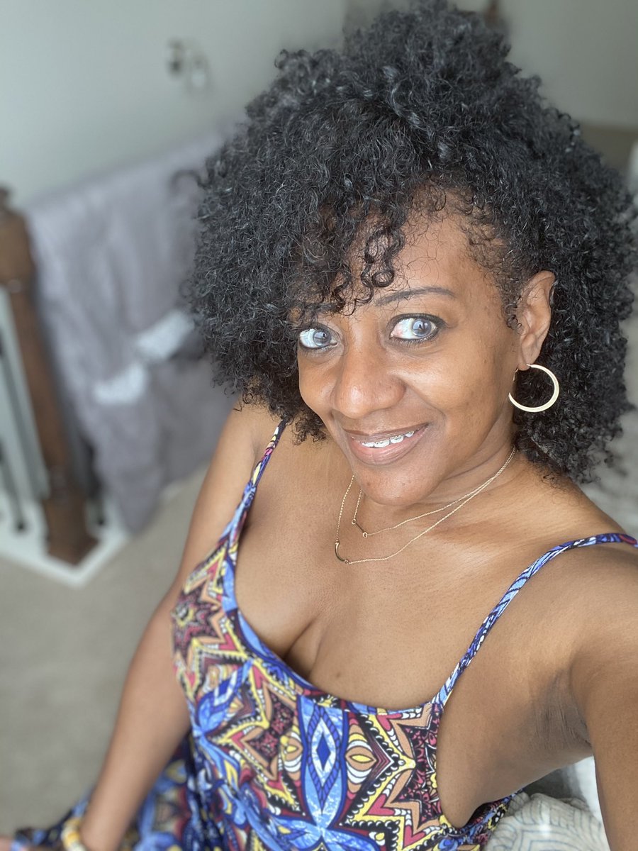 CurlySimone's tweet photo. Trust the process and watch those curls pop!
#NaturalHair #CurlyHair #HairGrowth https://t.co/V05EUugoYK
