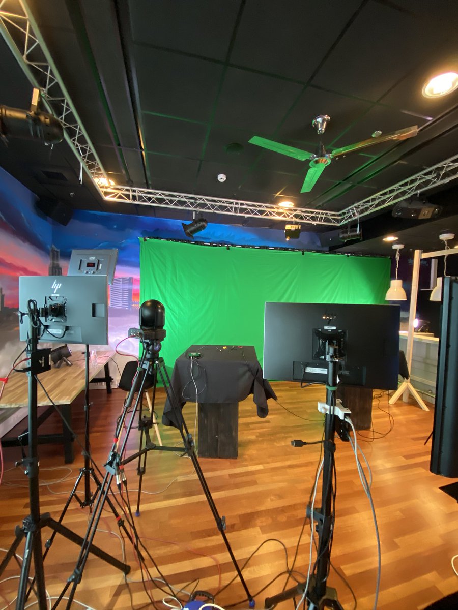 MHollanderCD's tweet photo. Vandaag ‘even’ onze #Studio22 in geweest om de Q&amp;A sessies, die wij binnenkort voor onze klanten organiseren, voor te bereiden @Conclusion #ConclusionCVS https://t.co/9LJL8Hxs7P