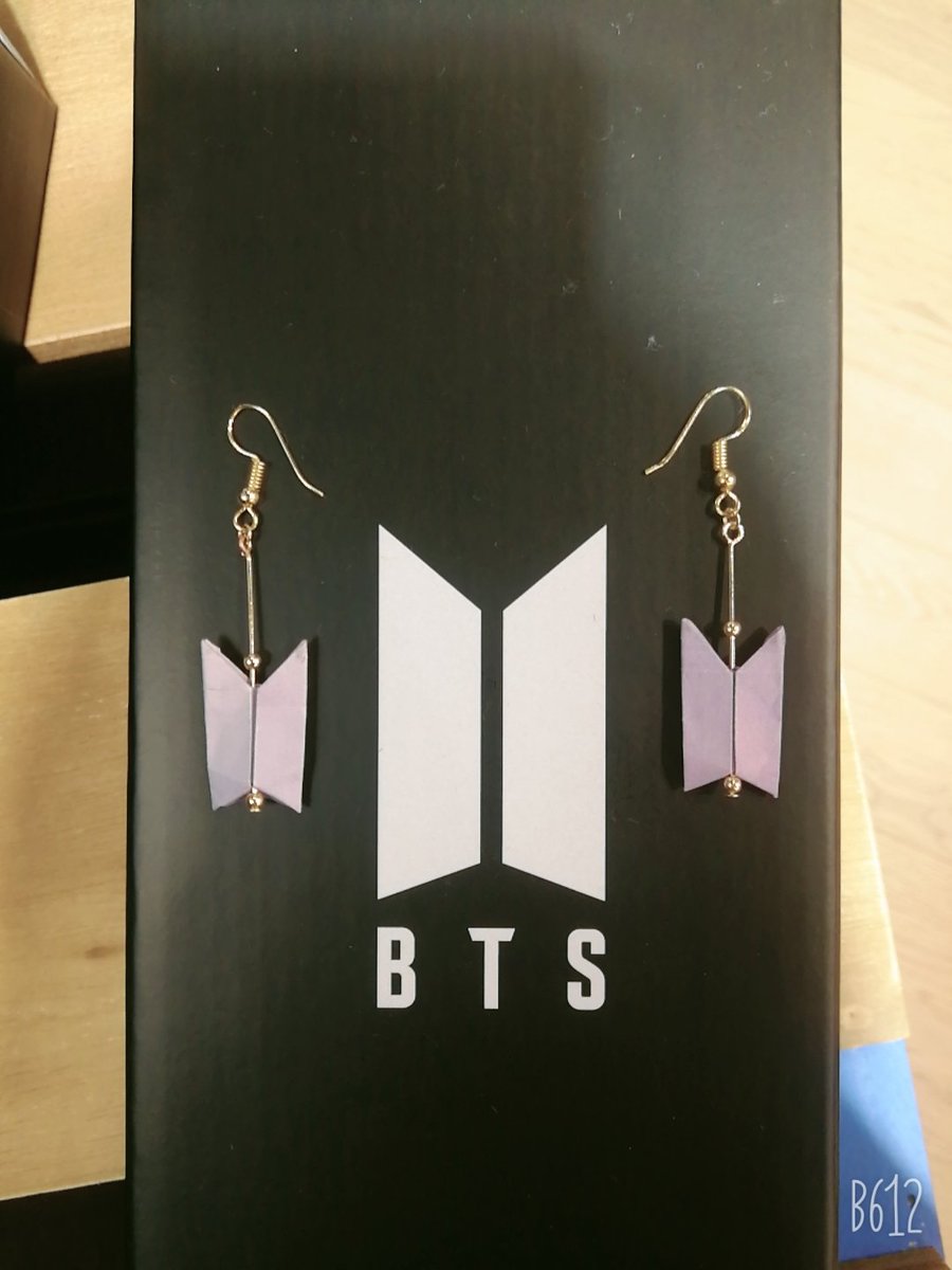 SylphShY's tweet photo. do you think #BTS #JIMIN will wear this? https://t.co/HdIgn5HCDL
