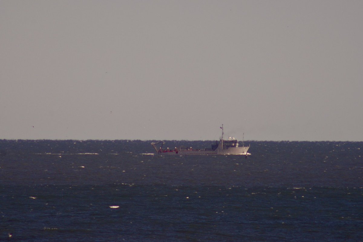 johnmorgan726's tweet photo. The research / survey vessel HUNTER (TSV-3) flying the flag of the United States of America ๐บ๐ธ. #Hunter #TSV3 #HunterTSV3 #ShipsInPics https://t.co/QgNhMCPZCZ