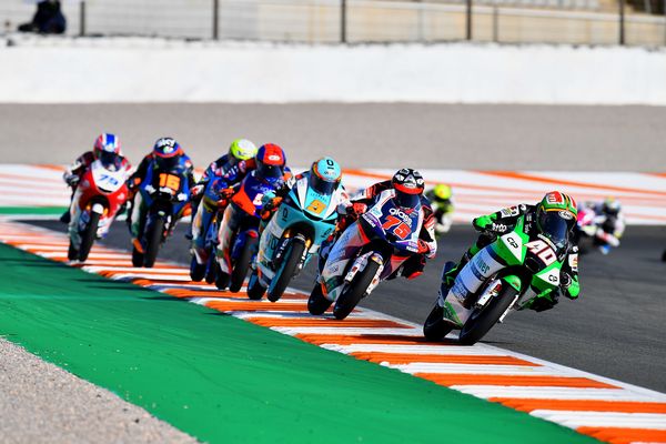 Une première pole position et belle cinquième place pour Darryn Binder à Valence (Grand Prix - Valencia Ricardo Tormo) dlvr.it/Rlntxp #EspritRacing