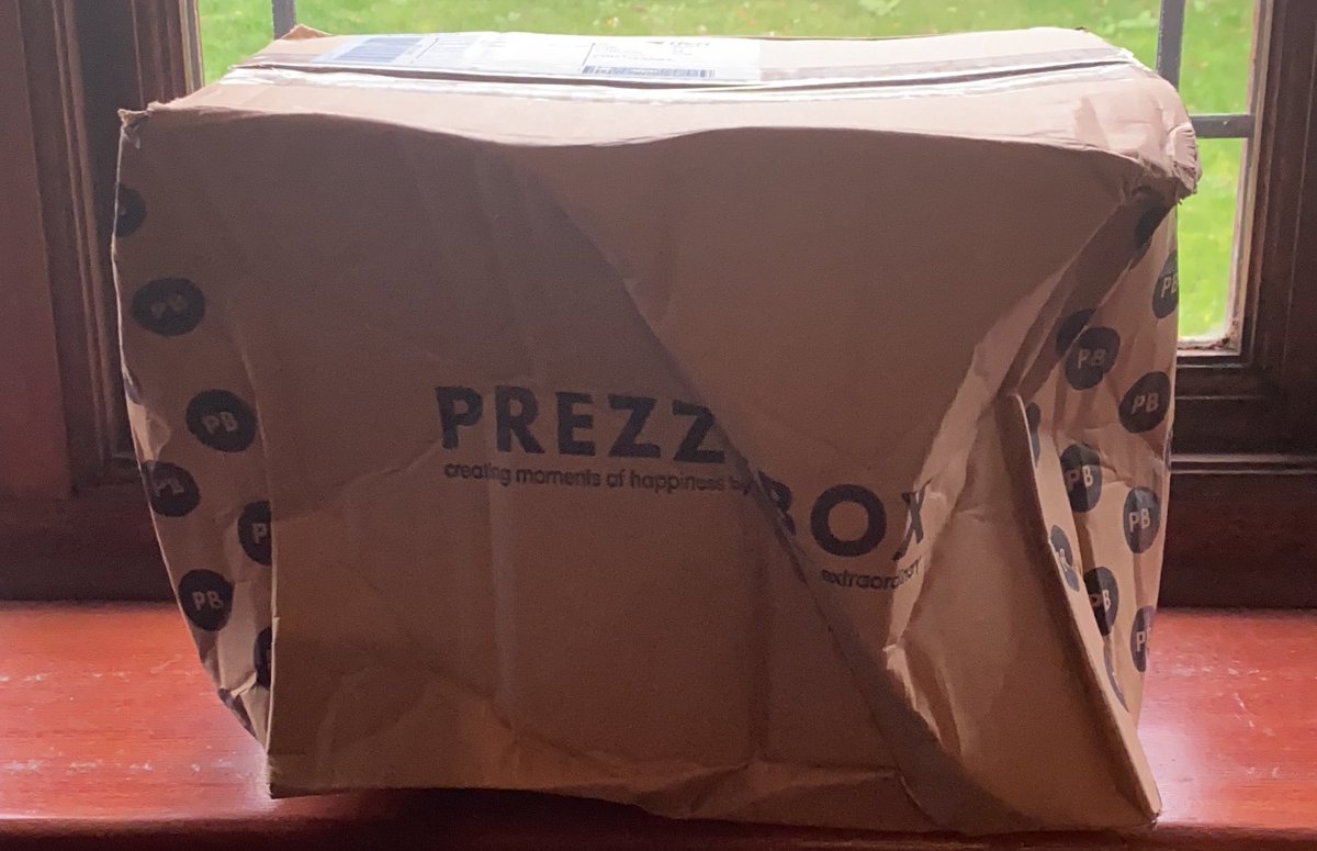 Vexilor's tweet photo. Just when I thought @Hermesparcels  might deliver a parcel undamaged for once... 🤦🏻 https://t.co/T9oUBCByfw