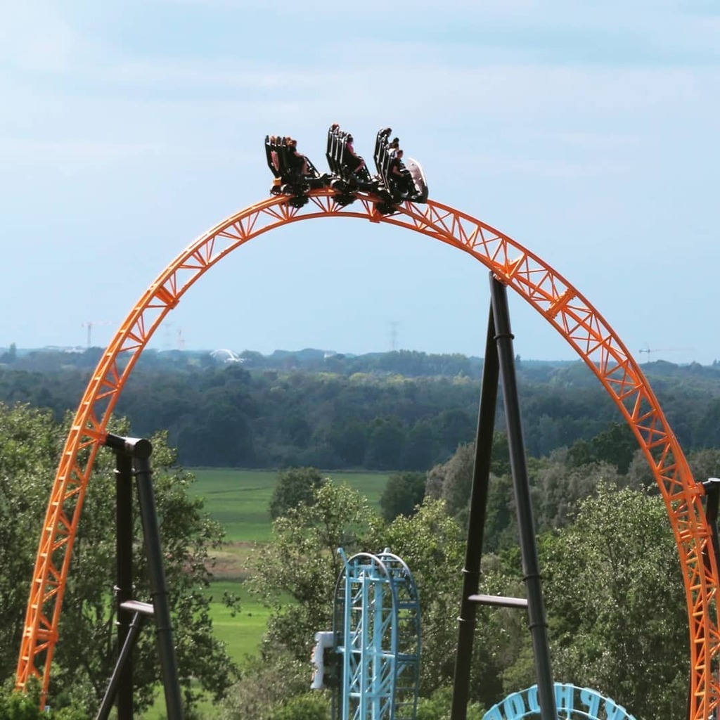 dennis8baan's tweet photo. Peaking at the top

#Bobbejaanland #fury #Landoflegends #typhoon #gerstlauer #triplelaunch #launch #infinitycoaster #achtbaan #rollercoaster #pretpark #themepark #speed #thrill #looping #inversion #hobby #vlog https://t.co/ufY1KaA1jR