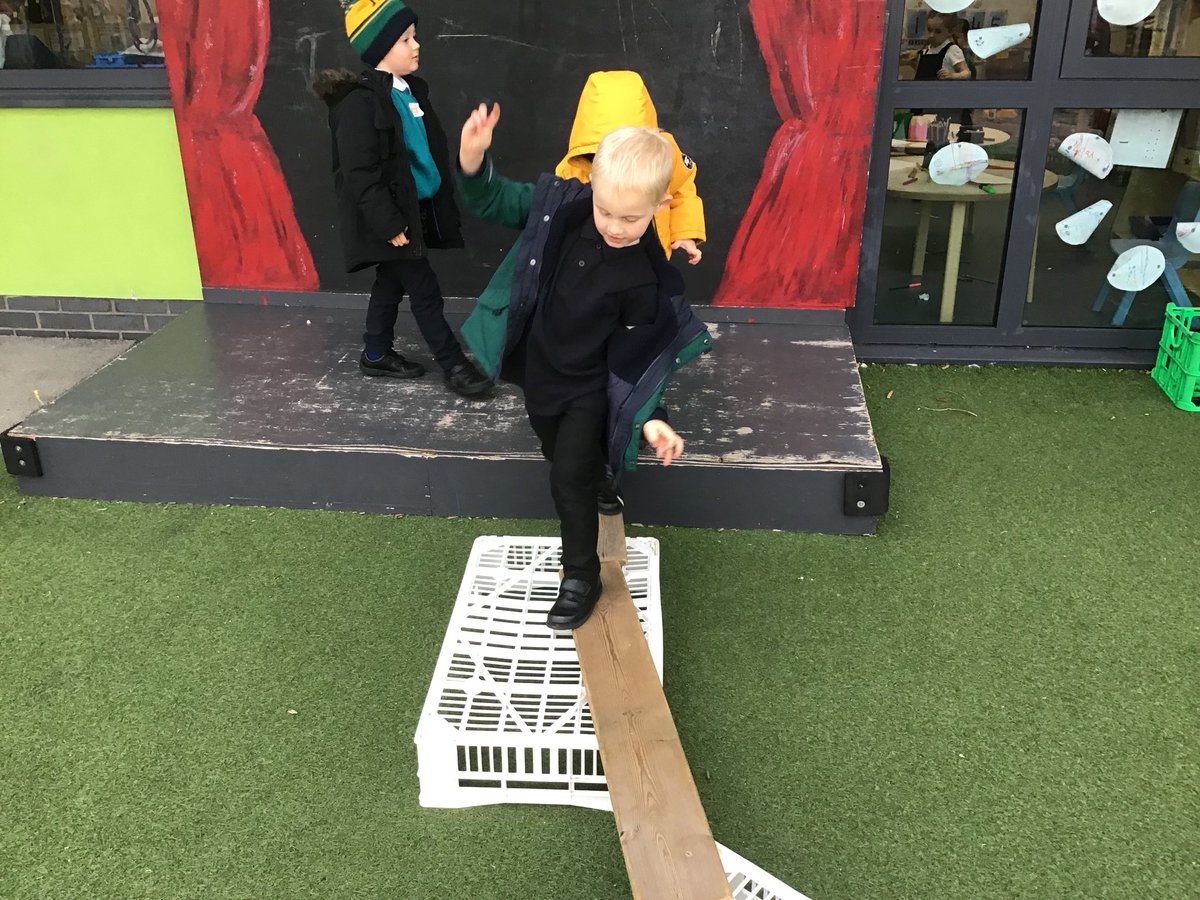 staynorHprimary's tweet photo. “If you touch the ground you’ve got to go back to the beginning!”- J. 
Excellent team work from Team Nidd &amp; Swale this afternoon🌟 @eboractrust #eyfs #outdoor #learning #physicaldevelopmemt https://t.co/OvfrqRqDME