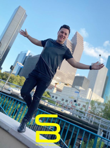 SBFansClubChile's tweet photo. @StarlynBenitez - Que Mas Da (Official Video) https://t.co/6zC2zx0SUh
#StarlynBenitez #QueMasDa #ElConsentidoDeLaSalsa #Dilooo https://t.co/JMSiNyb3wf