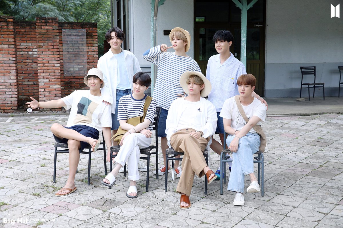 taehyungpic's tweet photo. [ NAVER ] 2021 Season Greetings #BTS 

#방탄소년단 @BTS_twt https://t.co/AZeWsFxdbk
