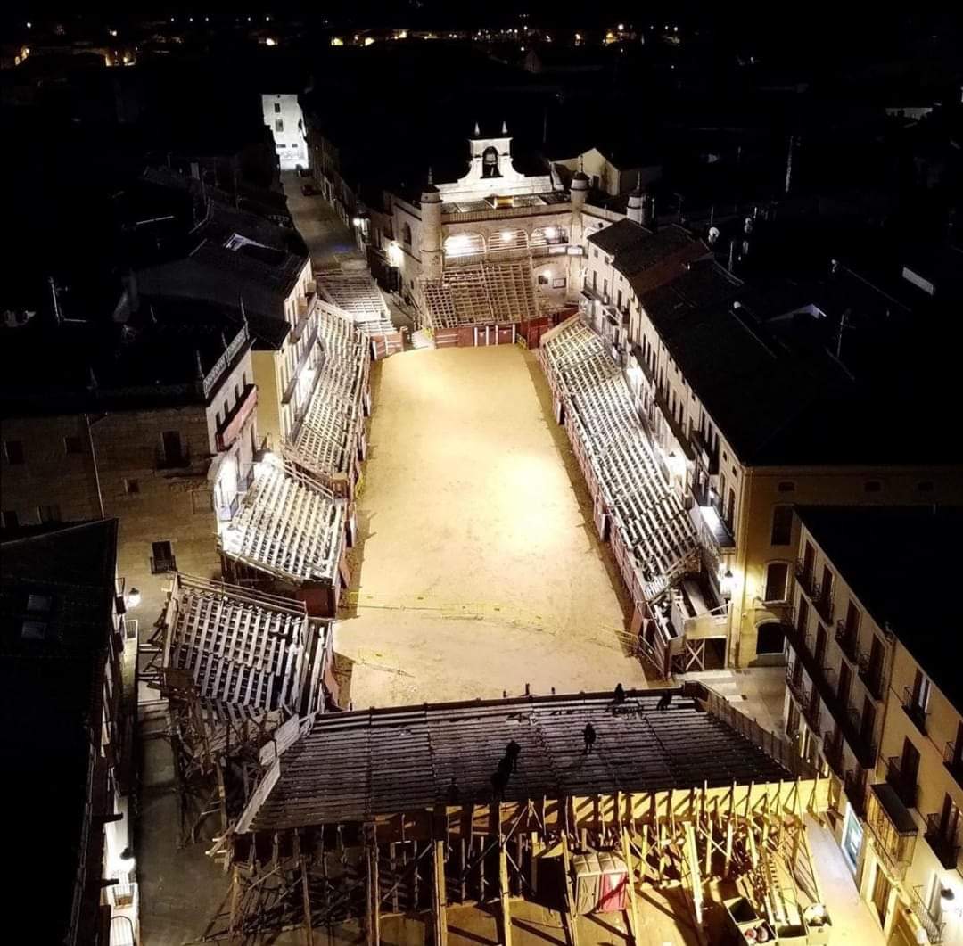 Carnavaldeltoro.es tweet media