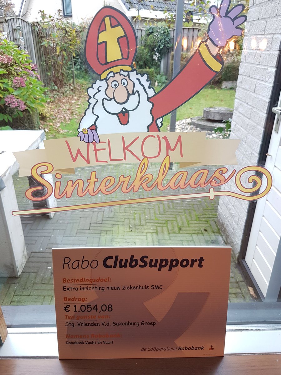 VriendenatSXB's tweet photo. Tja, werken vanuit de thuissituatie in #coronatijd vergt wat aanpassing en #creativiteit... 
Onze prachtige #cheque van @Rabobank #ClubSupport mbt #ACTIERCS-VVS tbv #ziekenhuis @SaxenburghGroep @saxenburghbouwt heeft in elk geval ook de goedkeuring van #Sinterklaas gekregen... https://t.co/XOIk8fz8BK