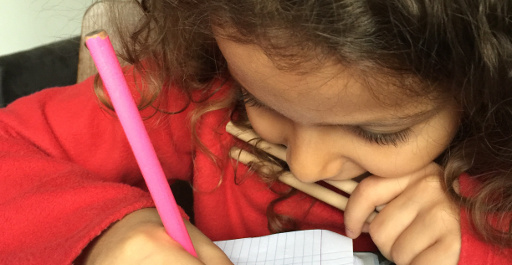 CuadernosP's tweet photo. El Juzgado obliga a la Xunta a reabrir Primaria en la escuela infantil rural de #Verducido para escolarizar a las cuatro niñas afectadas por su cierre 🧐https://t.co/XJ4Hurh6Nn https://t.co/dOd2U1JDiV