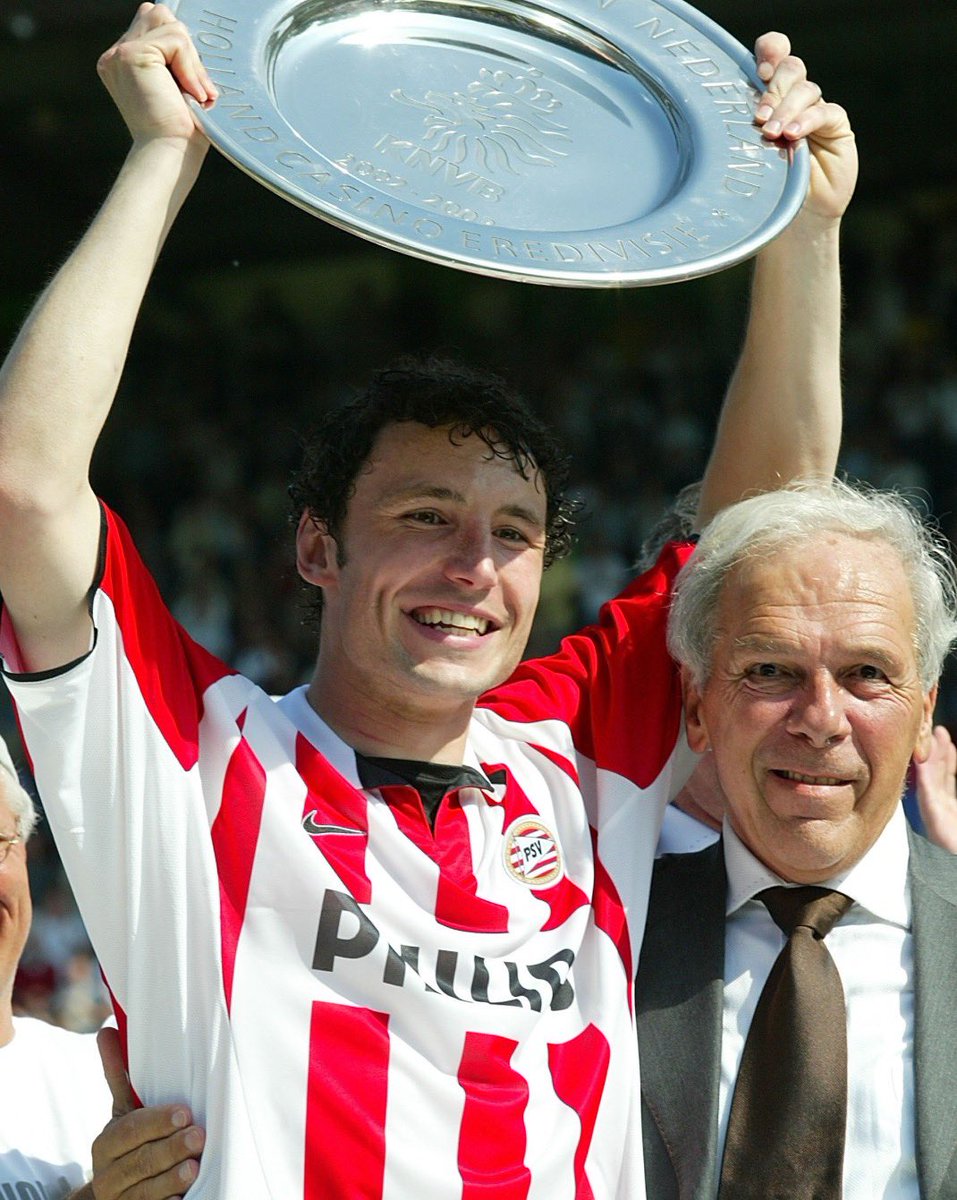 PSV's tweet photo. ✞ Harry van Raaij (1936-2020) 🌹 https://t.co/WVBNgyvT18