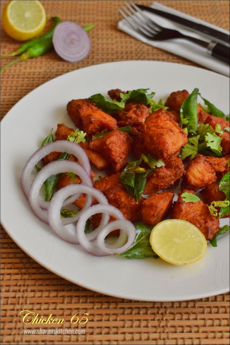 IndiainSpain's tweet photo. #Chicken65 es un plato clásico de aves de corral con orígenes en Chennai. Consiste en pollo frito que se marina con jengibre, limón, chiles rojos y una variedad de otras especias. Este popular plato tiene muchas variedades en diferentes estados.
#Comidadelaindia #DeliciasIndias https://t.co/F0uZEOfgFy