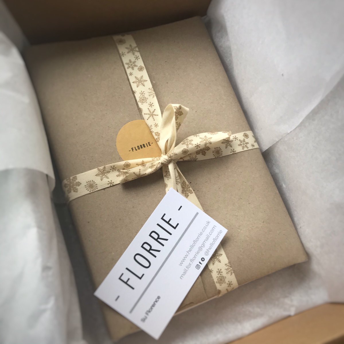 HelloFlorrie's tweet photo. Gift option from my Etsy shop! Free of charge, I’ll add ribbon and hand written message to your parcels being sent directly this Christmas 🎁 just select the gift option on Etsy 

https://t.co/YEkdfjcRdF

#giftsdirect #etsyseller https://t.co/2x61XNi0Yy