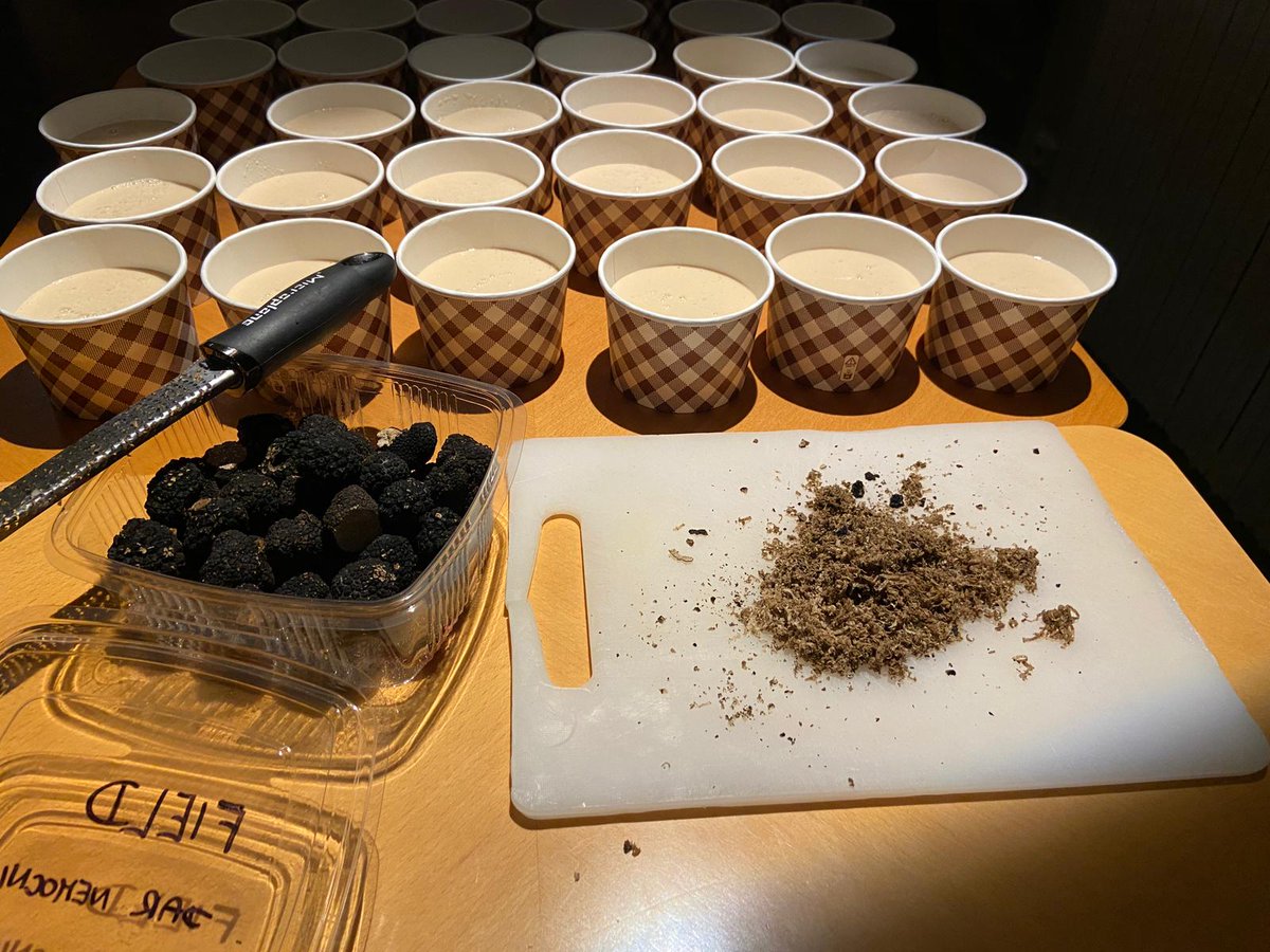 fieldrestaurant's tweet photo. Our restaurant is closed due to Covid pandemic, so we again decided to cook free 160 lunches, this time for Prague's Motol University Hospital. We love top gastronomy and through it we want to thank all the medical staff.  https://t.co/ZbWOIFXPd4 https://t.co/sOQYc6qU4J
