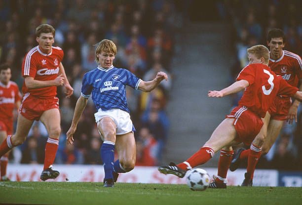 MillwallPhotos's tweet photo. “People ask me what was my best time in football expecting me to say Tottenham or Man Utd, but my time growing up at Millwall and getting the club into the top division was monumental for me. They are fantastic memories.” - Teddy Sheringham. Liverpool 1 Millwall 1, 1988. https://t.co/z1hCQKUYOi