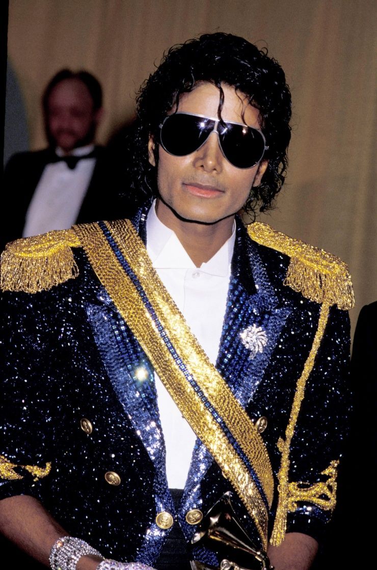 Sm00thCriminal_'s tweet photo. this whole look. this entire outfit is legendary. iconic. stunning. show-stopping. literally down to earth. never to be seen before. and made for him only ✨ https://t.co/7P8VWRA2CG