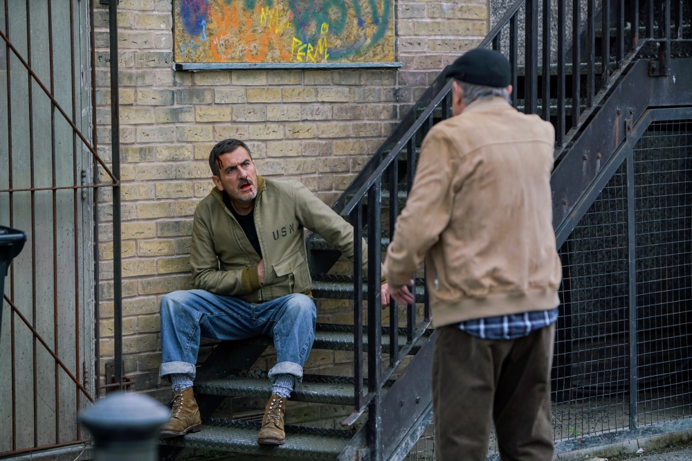 CoroStreetBlog's tweet photo. LEGEND! Dave Dutton returns to Coronation Street tonight - in his 11th role! > https://t.co/6rNAyMvnIk @DaveDuttonUK @ticketyzoo #Corrie #DaveDutton https://t.co/yIcEt4ZhJx