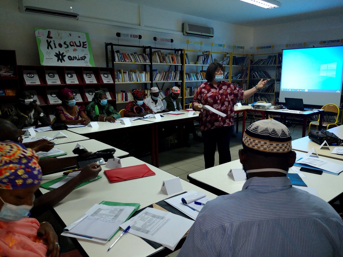 Partager la lecture avec les enfants : Démarrage ce matin au <a href="/lac_conakry/">Lycée Albert Camus Conakry</a> d'une formation en animation jeunesse de 21 bibliothécaires venus de toute la #Guinée avec Claire Behadi du #COBIAC <a href="/AmbaFrGuinee/">France en Guinée et en Sierra Leone</a>