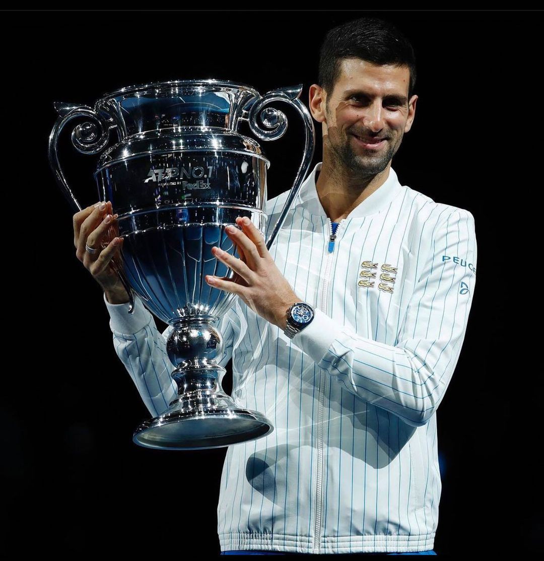 Tenisiteinfo's tweet photo. .@ThiemDomi &amp; @RafaelNadal win their first round matches #Nitto @atptour Finals #London
.@DjokerNole was awarded the  trophy for finishing the season #1ATP
More ➡️ https://t.co/jqaIRLvDkm https://t.co/KY9T8tpInE