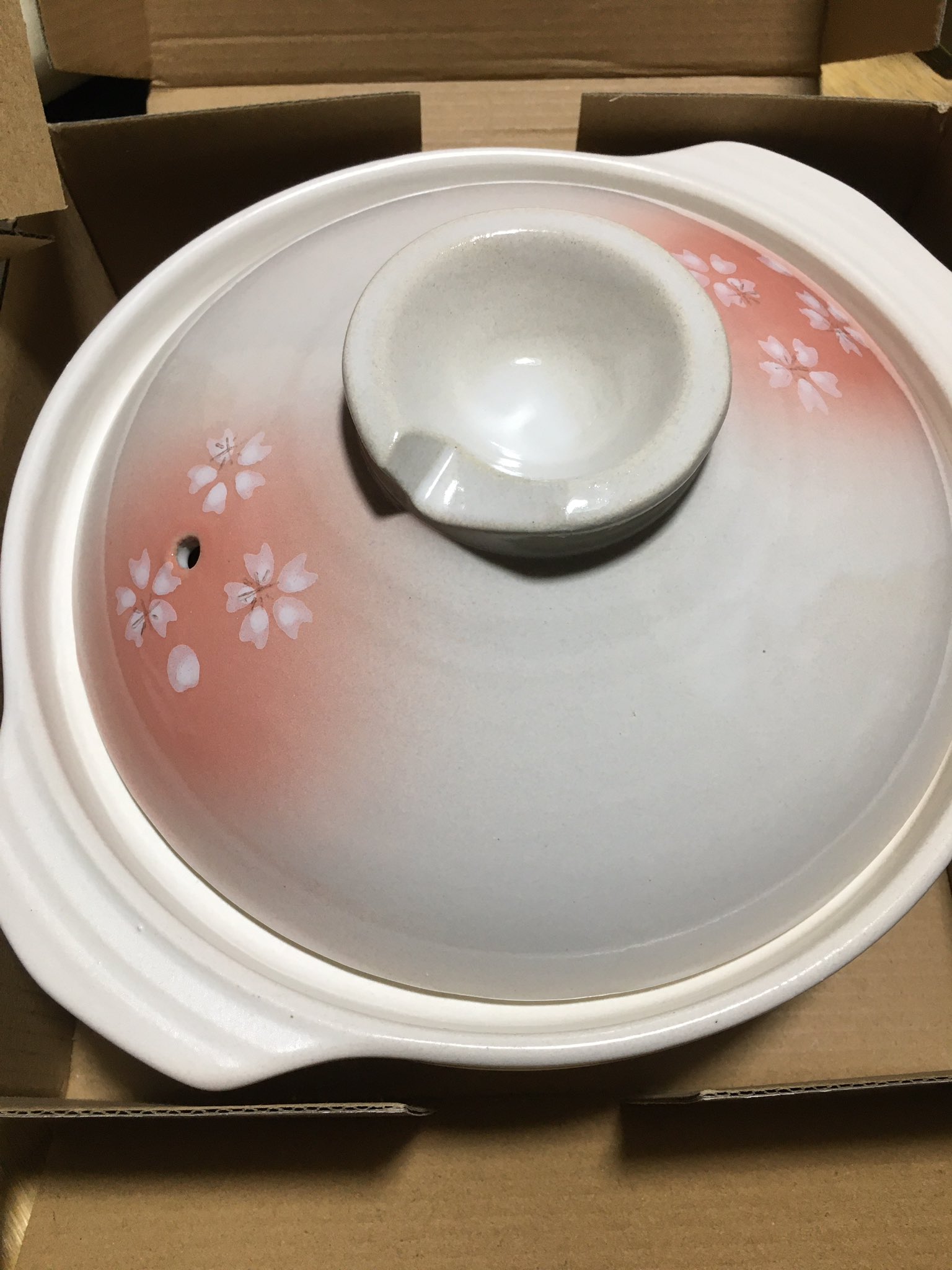 北瀬 遼 新作小物製造ちう ダイソーで買った土鍋 桜柄大好き これで600円 一人暮らしだと丁度いい感じ 今度鍋するときは コレ使おう T Co 5lw4nspywl Twitter