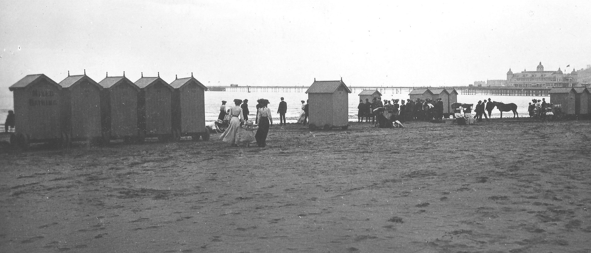 The 18thC tradition of bathing naked from the beach gave way to Victorian modesty when bathing machines were invented. A hut on wheels was drawn down the water while the occupant changed inside. The bather then stepped straight into the water. 3/  https://maps.bristol.gov.uk/kyp/?edition=nsom&layer=Community%20layer&x=331651.99&y=160990.5&extent=478.04