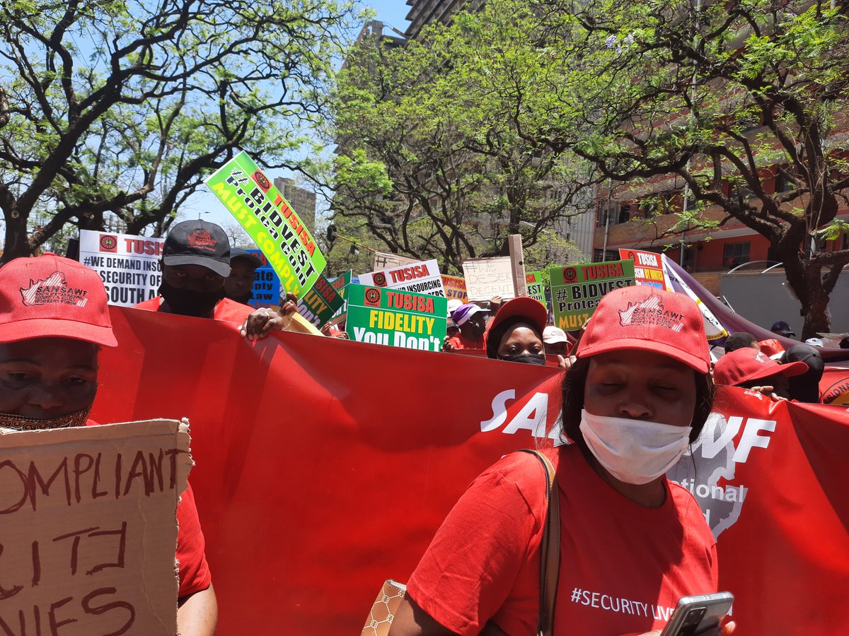 Numsa_Media's tweet photo. We demand that all security employers pay the 7% increase!
We demand that all those employers like #MafokoSecurity must not be allowed to do business with govt until they comply and implement the collective agreement
#SecurityGuardProtest https://t.co/o50kCc4yol