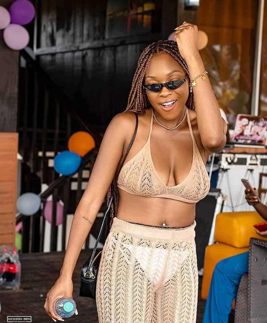 inside9jeria's tweet photo. @davido @veeiye is effortlessly the hottest girl in BBNaijaLockDown2020...Do you agree?
#inside9jeriatv #bbvee #Vee #bbnaija #bigbrothernaija https://t.co/ZtUPsipjoL