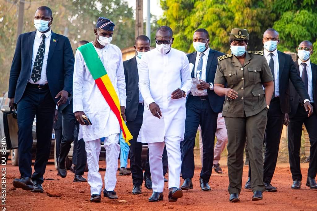 PresidenceBenin's tweet photo. #TourneePrTalon #Wasexo #Natitingou 

Tournée du Présidentj Patrice TALON dans les communes du Bénin.

Photos officielles de la rencontre avec les populations de Natitingou ce dimanche 15 novembre 2020. => https://t.co/V2XuKdcBBk https://t.co/7fiKIbQyk5