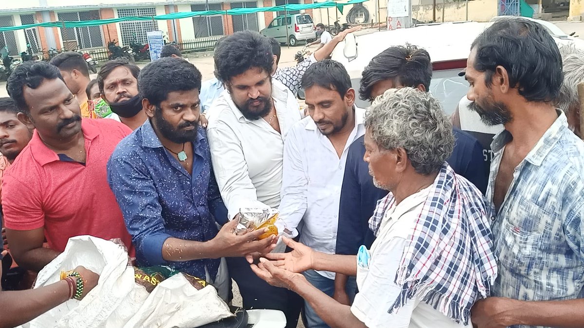 rsloya3969's tweet photo. #2DecadesOfNTREraNo
#20YearsOfNTR
Gudiwada https://t.co/tJtjQZlBBS