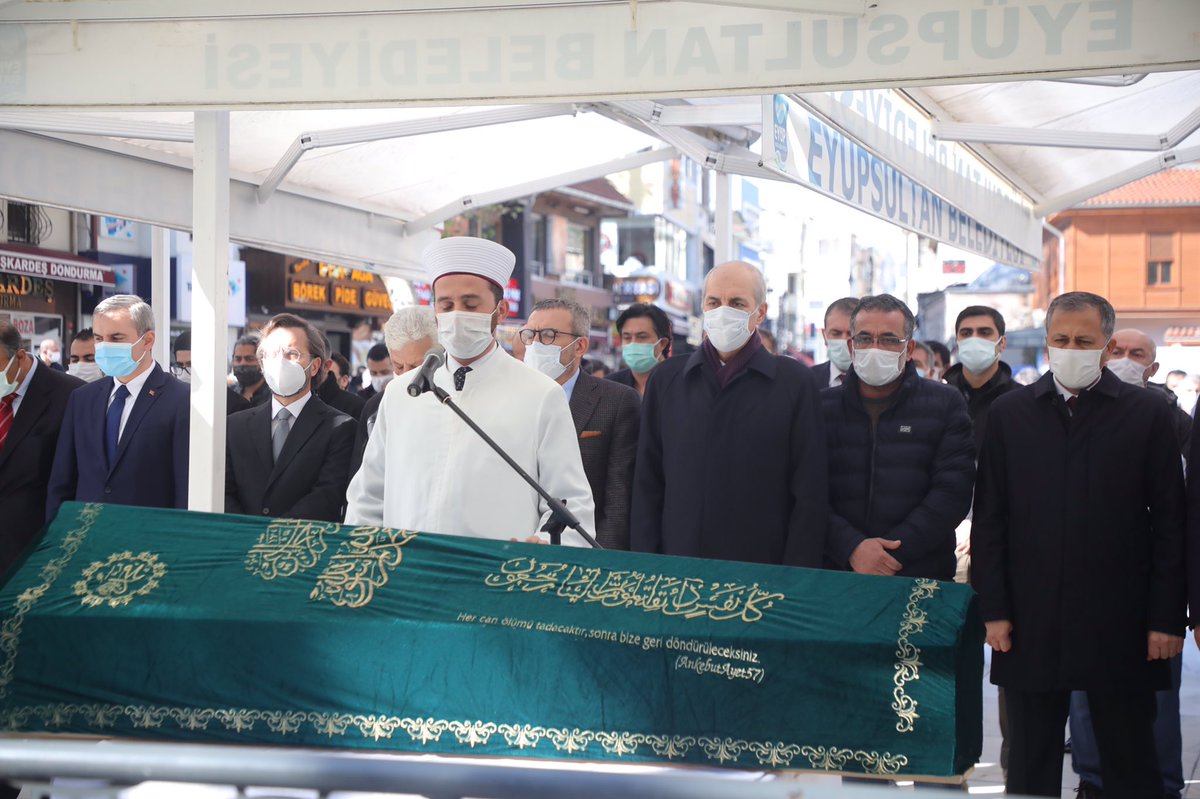 htahsinusta's tweet photo. Usta gazeteci Ahmet Kekeç ağabeyimizi Hakk’a yolcu ettik. Merhuma Allah’tan rahmet, camiamıza başsağlığı diliyorum. 

Mekanı cennet olsun. https://t.co/bcS3G5ixDQ