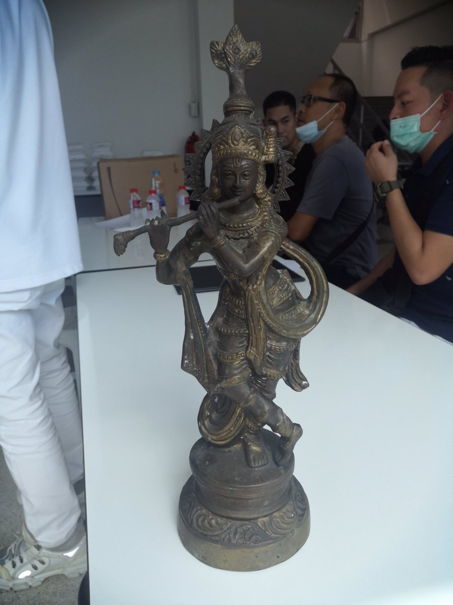 ขอบพระคุณเฮียชาญชัยแห่งร้านตำหรับยาลาดพร้าว71นะคะ ที่มอบพระกฤษณะให้น้องบาสวันนี้นะคะต่อนี้ไปของให้มีแต่สิ่งที่ดีดี ดีแล้วก็ขอให้ดีอีกเจริญรุ่งเรืองนะคะสาธุ🙏🏻🙏🏻🙏🏻🙇‍♀️👩‍👧‍👦❤️❤️❤️❤️❤️❤️