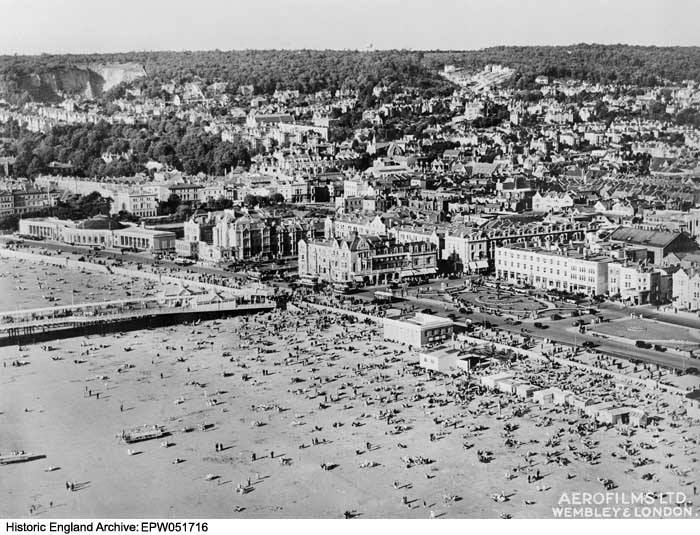 9/ What are your memories of enjoying the seaside in our lovely coastal resorts? We’d love to see your photos! #WeLoveNorthSomerset