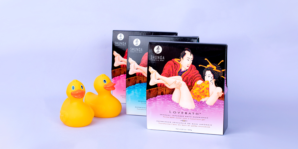 Este producto de #lovesexing está inspirado en el milenario ritual japonés de 'Los Baños de Amor' donde reinaba el erotismo. Un pequeño aditivo que consigue un verdadero baño afrodisiaco convirtiendo el agua en miles de perlas con una sensual fragancia y un relajante color.