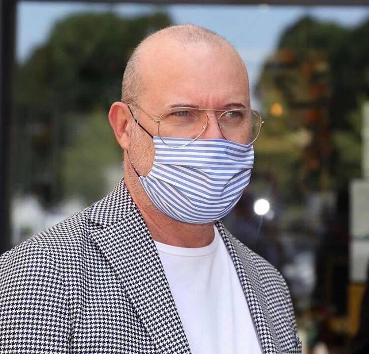 ViolettaMartel1's tweet photo. 🟠 Dopo la notizia di una polmonite bilaterale in uno stadio avanzato e un ricovero precauzionale in ospedale, a causa della sua positività al Covid, il Presidente dell’Emilia-Romagna Stefano Bonaccini è rientrato a casa.
Forza Stefano, fagli vedere l’inferno. #OlimpiaTroili 👍 https://t.co/RgEOlD4JRw