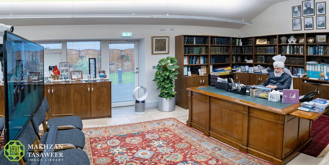 PRESS RELEASE:

Lajna Imaillah Bangladesh has Honour of Virtual Meeting with World Head of Ahmadiyya Muslim Community.

pressahmadiyya.com/press-releases…