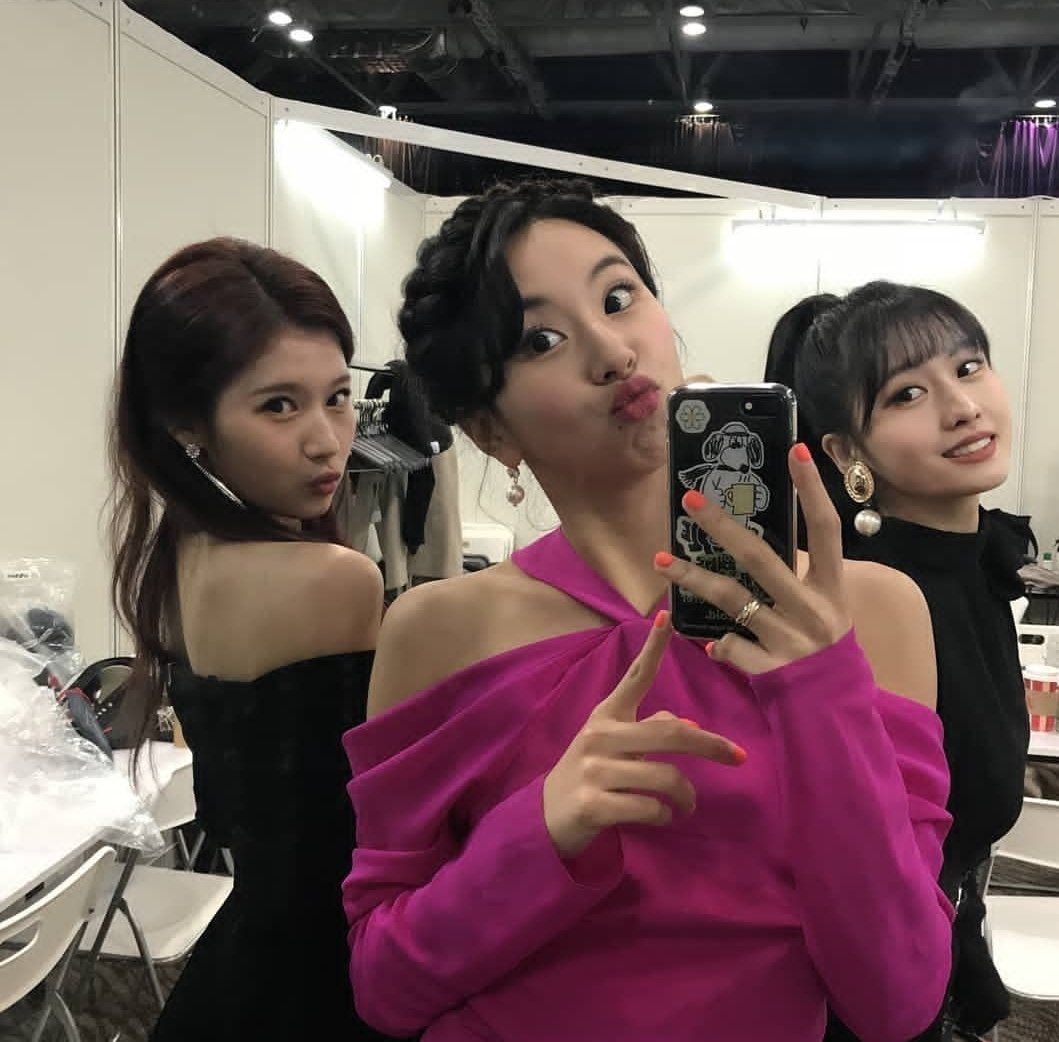 SNLQS's tweet photo. samochaeng ig updates https://t.co/msqmyrE2A3