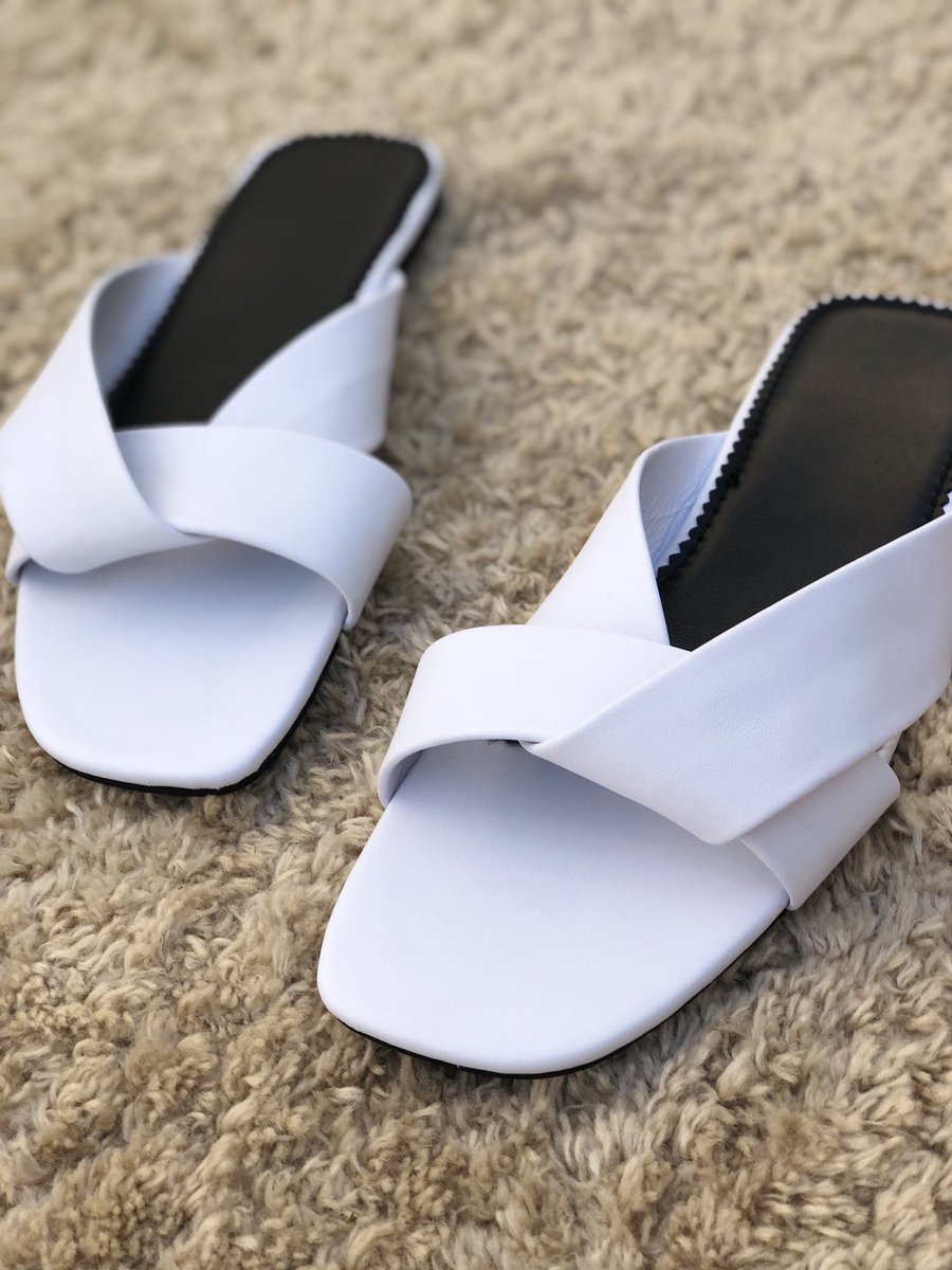 ottoclassic_ng's tweet photo. Sometimes, the key to happiness is to own your slippers, own who you are, own how you look. #weartucha #ForAllWalksOfLife https://t.co/axdwMk3oNA