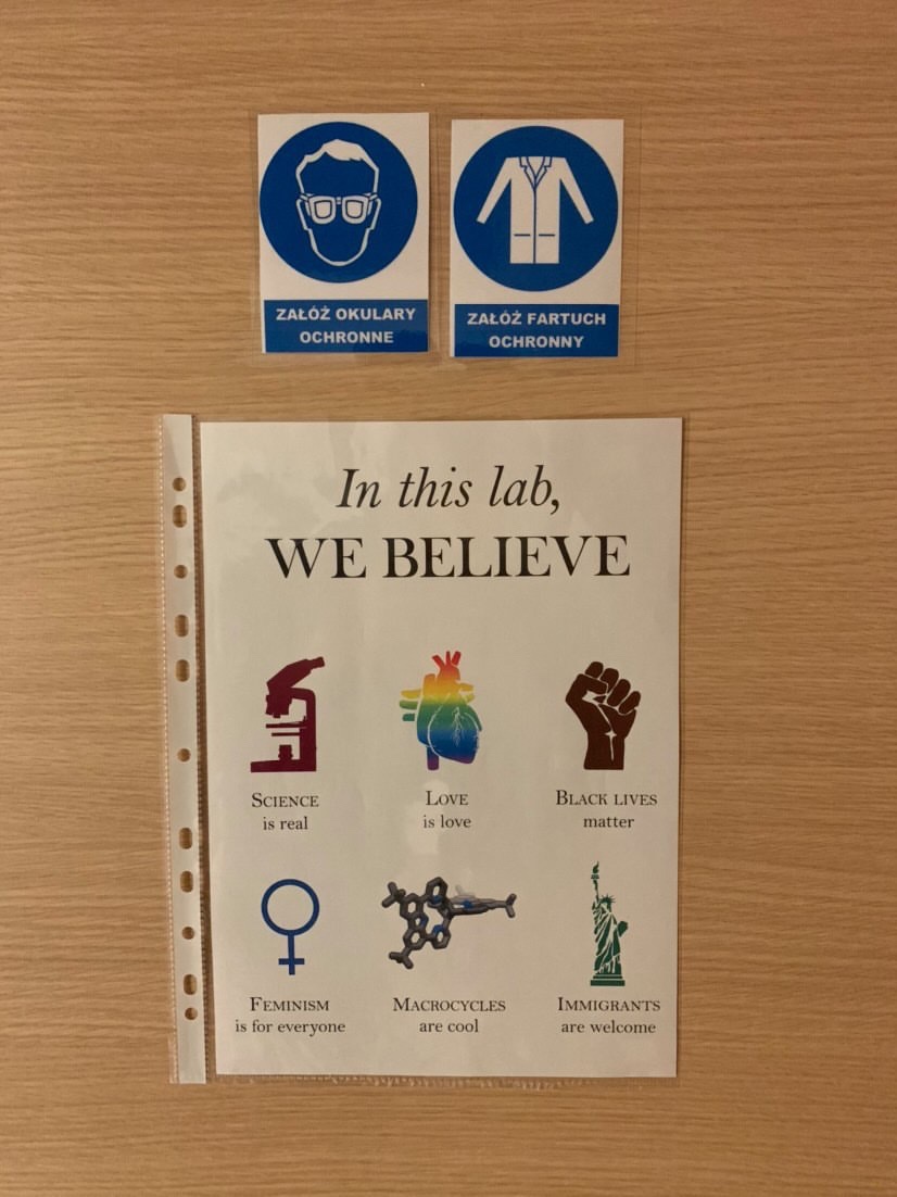 PawlickiLab's tweet photo. Racial justice, diversity and inclusion 🥰👩🏼‍🔬👨🏽‍🔬👩🏽‍🔬👨🏻‍🔬 Everyone welcome! Thanks @SammyKatta for the template! https://t.co/cscCEcrN00