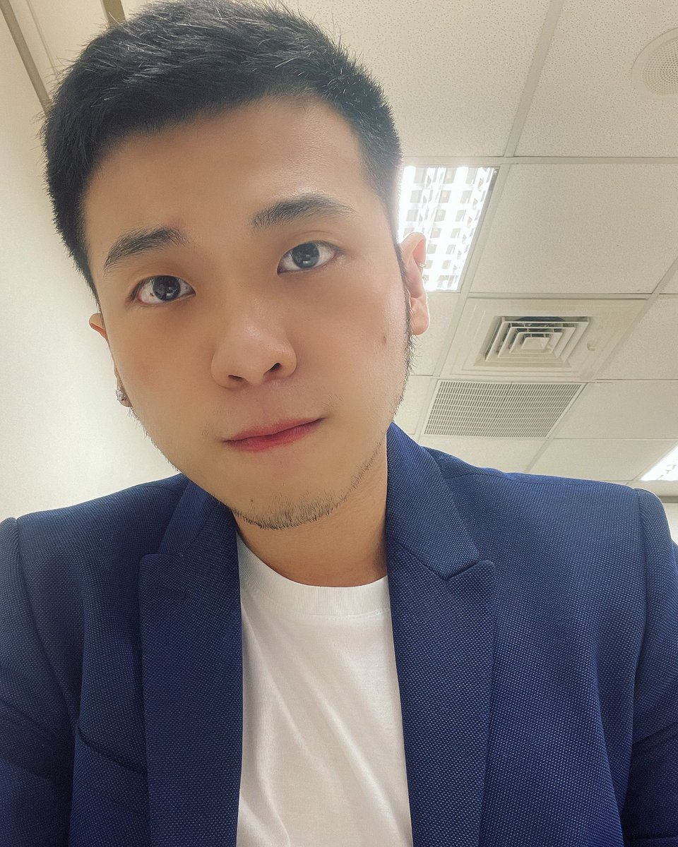 life_tristan's tweet image. 一直在等檔案上傳
等到很餓的我
終於下班了🥺🥺🥺
#tired #takesforever #work