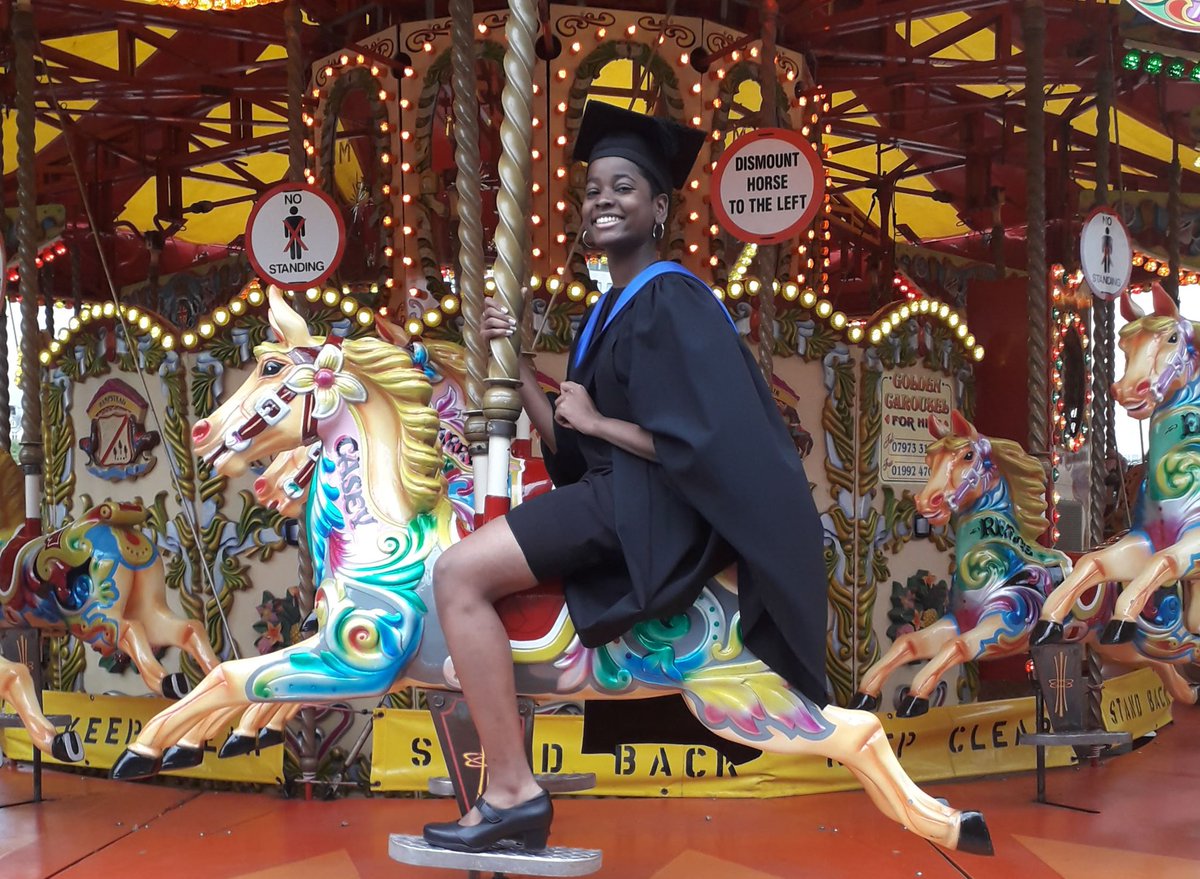 SimSci9's tweet photo. Hey I'm Simone (she/her), a co-founder @BlkInData #BlackInDataWeek 👋🏾 

I'm a 3rd year #PhD student @UniofNewcastle, UK. I use #Bioinformatics to understand how babies form their immune cells. I'm also @DisInHigherEd

I 🖤 books, music, MCU &amp; greenery 🌿 #BlackInDataRollCall https://t.co/o5Nk525SvB