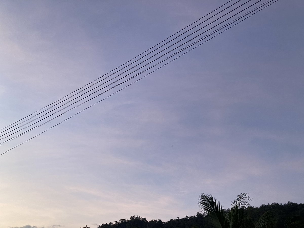 Dopamine_ee's tweet photo. อ้อมกอดของ .....ท้องฟ้า..

#sky
#llee https://t.co/9ESLjnkPSD