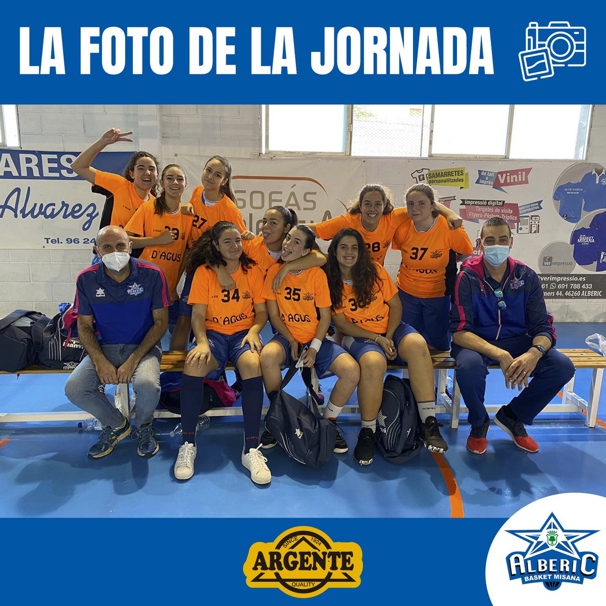 CBMAlberic's tweet photo. 📸 La foto de la jornada, patrocinada per #PapasArgente, és per a les nostres guerreres del Júnior Femení Roba d'Agus Uniformes Alberic, que van aconseguir una gran victòria 🆚 Picanya Bàsquet Futurpiso. A seguir així! 🏀💙

#ANEMMisana #PapasArgente #CBMAlberic https://t.co/muUyWBiS5x